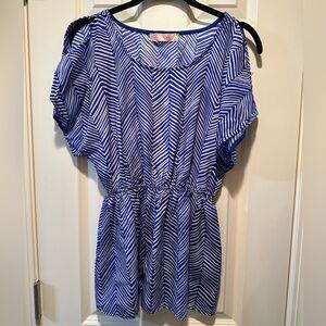 💥 $5 if bundled - PREVETT Small Blue & White Chevron Peek-a-Boo Shoulder Top